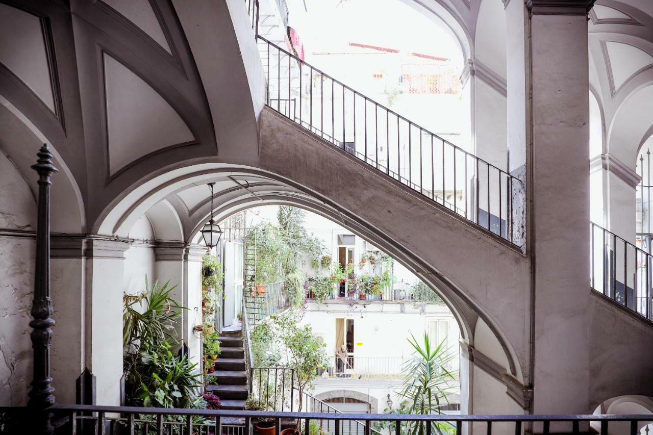ナポリ A I R Sant'Anna Bed & Breakfast エクステリア 写真
